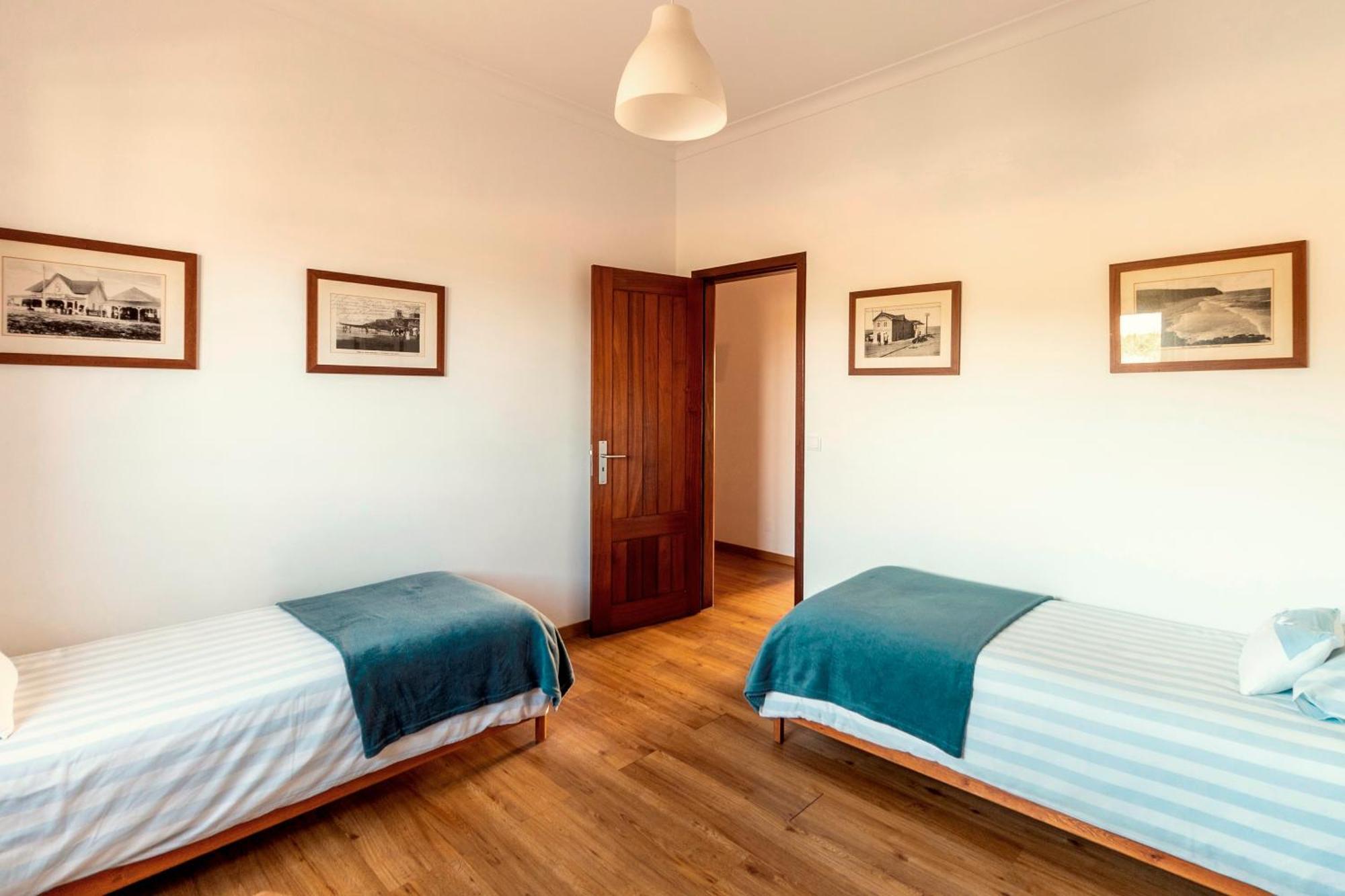 Colares Beach House, Pool Child Friendly ภายนอก รูปภาพ